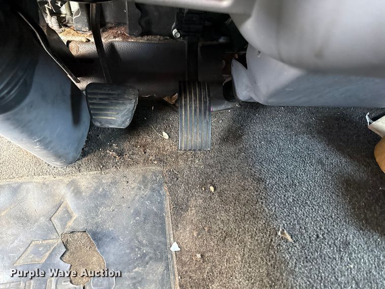 image for item DW2993 2017 Mitsubishi Fuso FE box truck