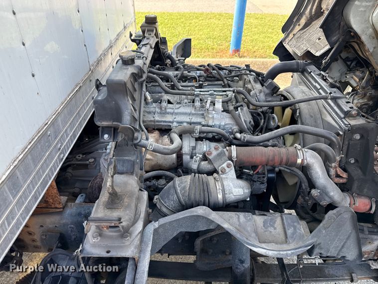 image for item DW2993 2017 Mitsubishi Fuso FE box truck