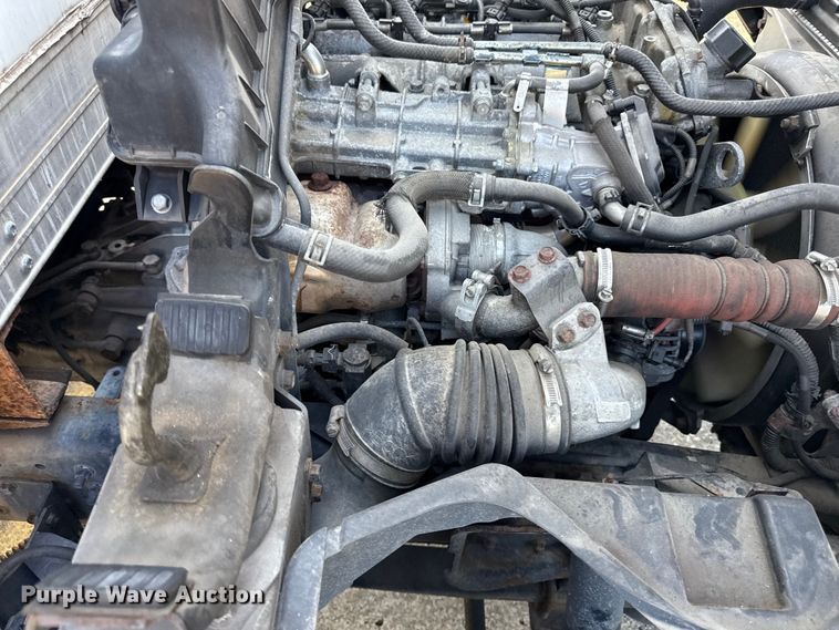 image for item DW2993 2017 Mitsubishi Fuso FE box truck