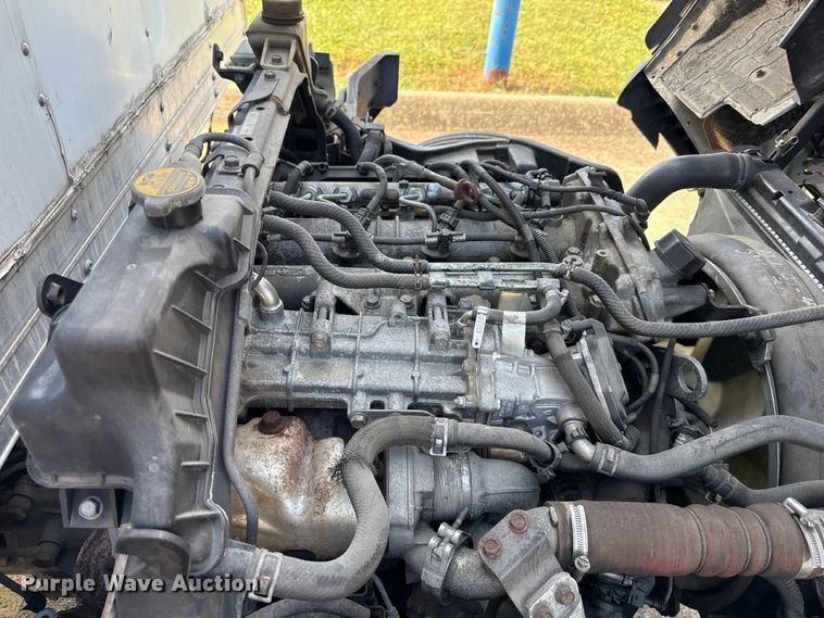 image for item DW2993 2017 Mitsubishi Fuso FE box truck