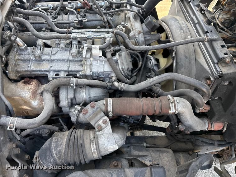 image for item DW2993 2017 Mitsubishi Fuso FE box truck