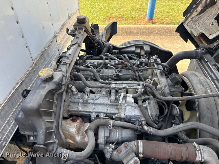 image for item DW2993 2017 Mitsubishi Fuso FE box truck