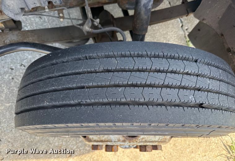 image for item DW2993 2017 Mitsubishi Fuso FE box truck