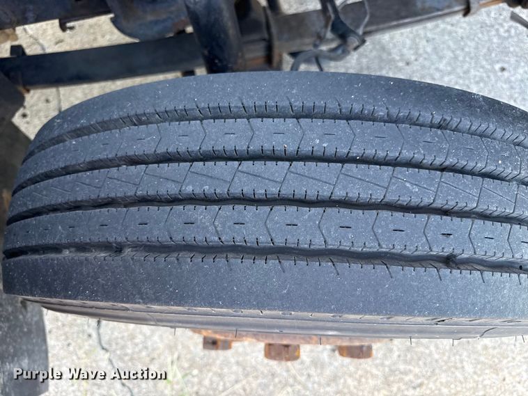 image for item DW2993 2017 Mitsubishi Fuso FE box truck