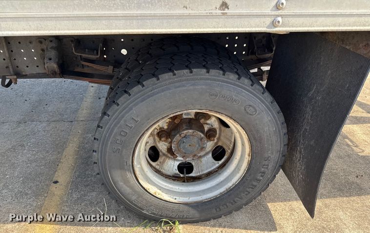 image for item DW2993 2017 Mitsubishi Fuso FE box truck