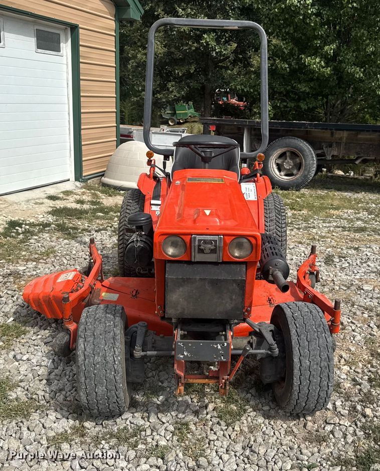 image for item DW6611 Kubota B7100 MFWD tractor