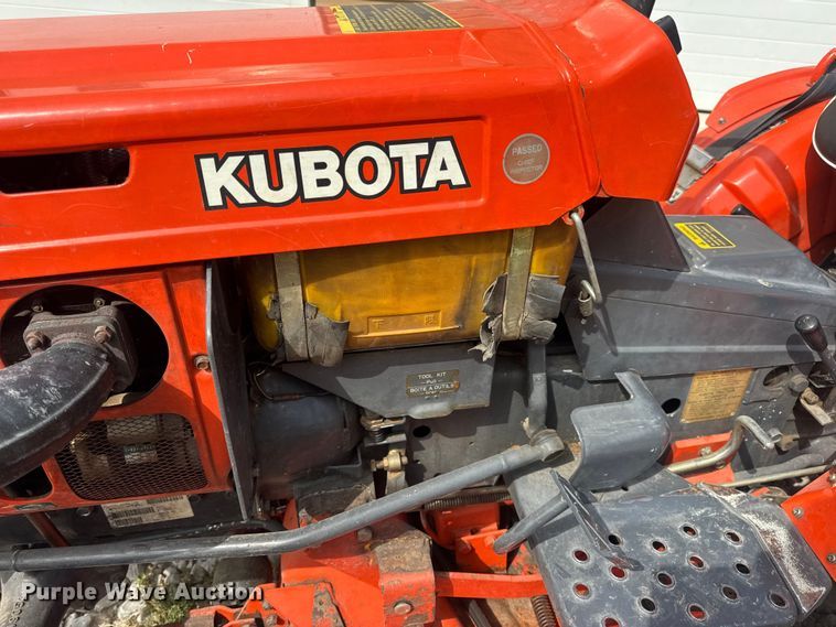 image for item DW6611 Kubota B7100 MFWD tractor