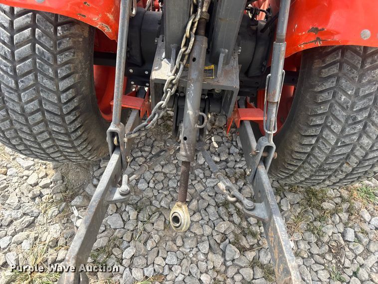 image for item DW6611 Kubota B7100 MFWD tractor