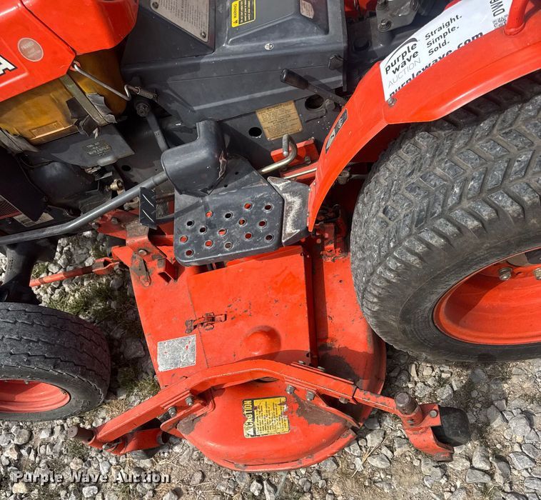 image for item DW6611 Kubota B7100 MFWD tractor