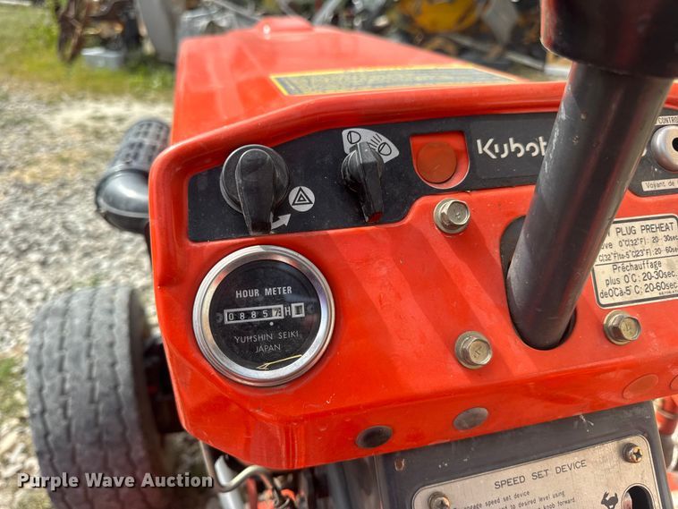 image for item DW6611 Kubota B7100 MFWD tractor