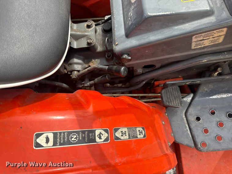 image for item DW6611 Kubota B7100 MFWD tractor