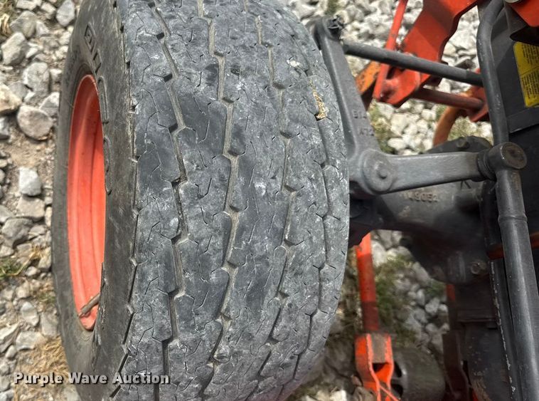 image for item DW6611 Kubota B7100 MFWD tractor