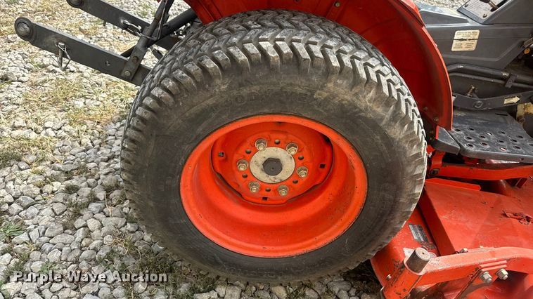 image for item DW6611 Kubota B7100 MFWD tractor