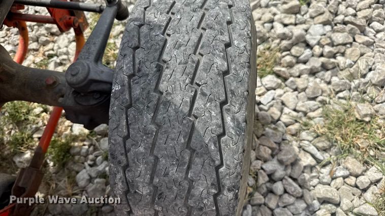 image for item DW6611 Kubota B7100 MFWD tractor