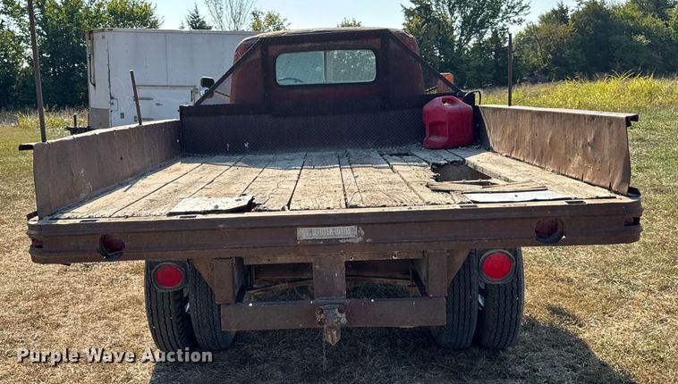 image for item DW6619 1951 GMC flatbed pickup truck