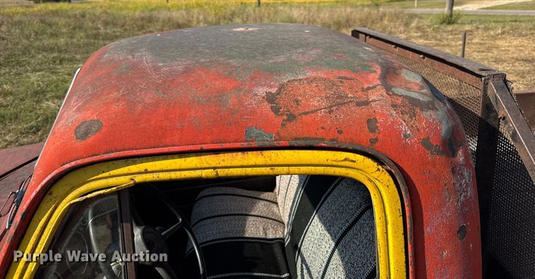 image for item DW6619 1951 GMC flatbed pickup truck