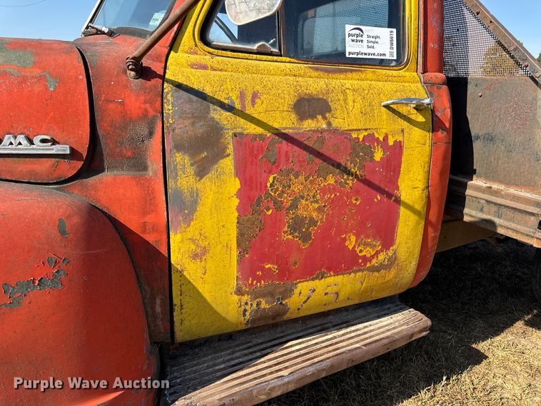 image for item DW6619 1951 GMC flatbed pickup truck