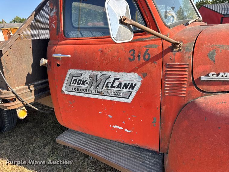 image for item DW6619 1951 GMC flatbed pickup truck