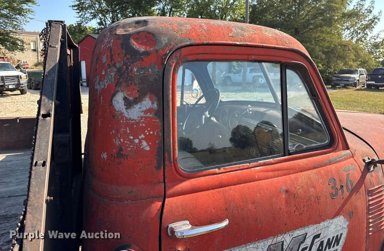 image for item DW6619 1951 GMC flatbed pickup truck