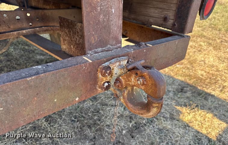 image for item DW6619 1951 GMC flatbed pickup truck