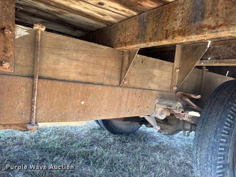 image for item DW6619 1951 GMC flatbed pickup truck