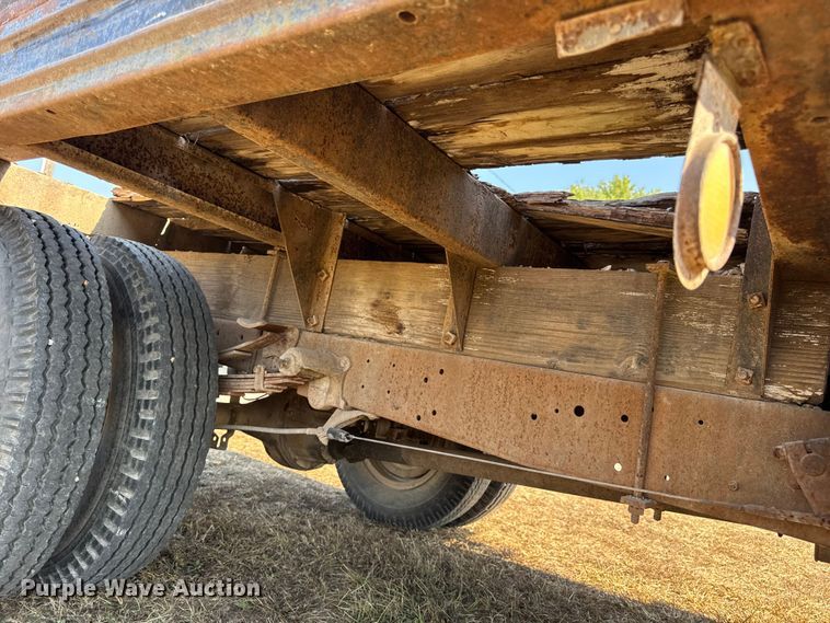 image for item DW6619 1951 GMC flatbed pickup truck