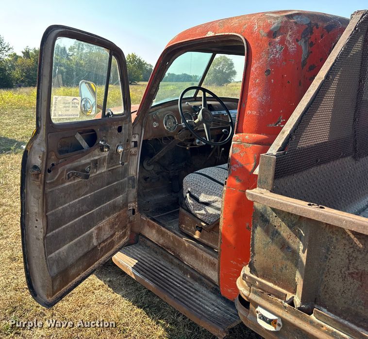 image for item DW6619 1951 GMC flatbed pickup truck