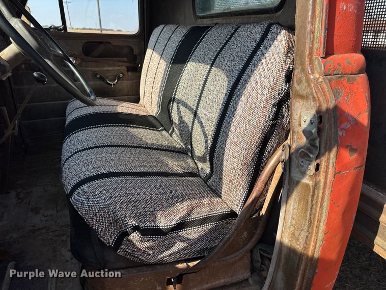 image for item DW6619 1951 GMC flatbed pickup truck