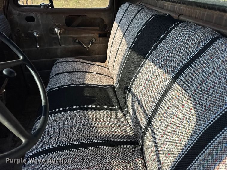 image for item DW6619 1951 GMC flatbed pickup truck