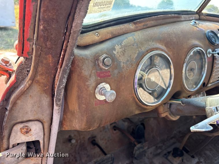 image for item DW6619 1951 GMC flatbed pickup truck