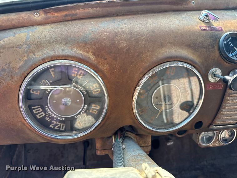 image for item DW6619 1951 GMC flatbed pickup truck