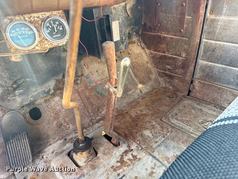 image for item DW6619 1951 GMC flatbed pickup truck