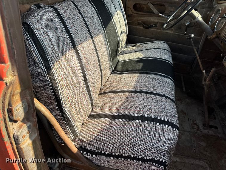 image for item DW6619 1951 GMC flatbed pickup truck