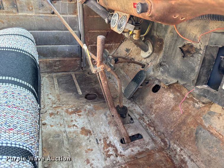 image for item DW6619 1951 GMC flatbed pickup truck