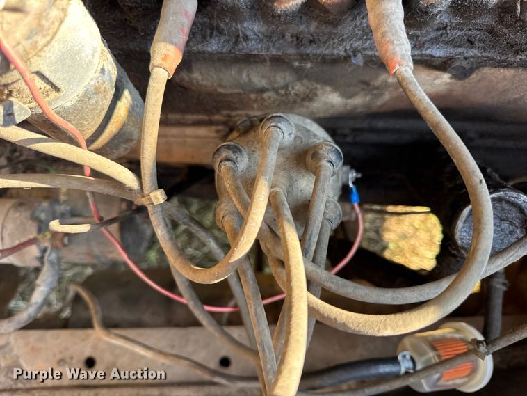 image for item DW6619 1951 GMC flatbed pickup truck