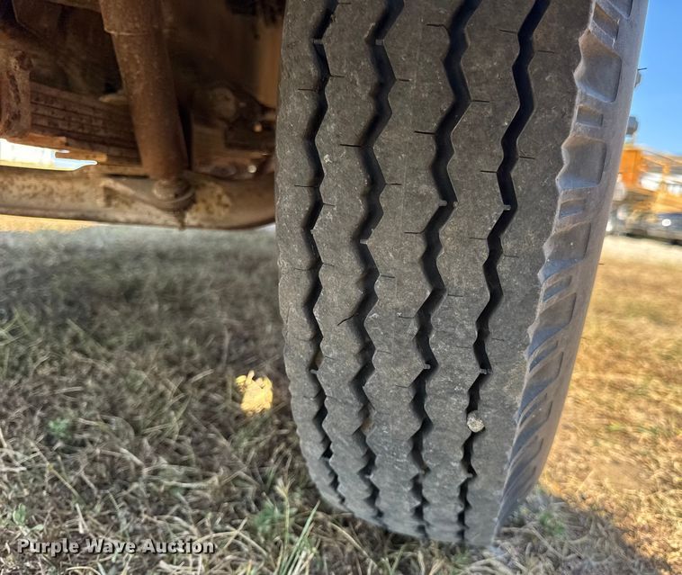 image for item DW6619 1951 GMC flatbed pickup truck