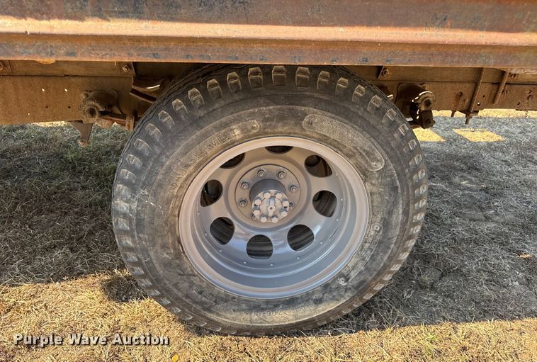 image for item DW6619 1951 GMC flatbed pickup truck