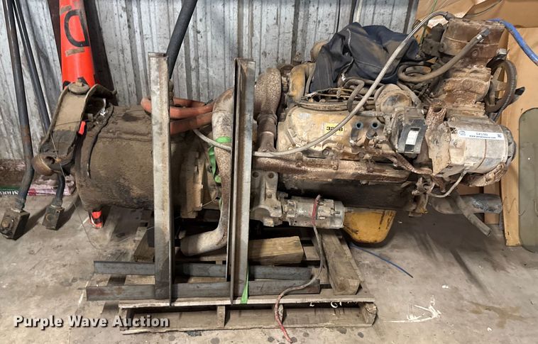 image for item DX5749 Caterpillar 3208 engine