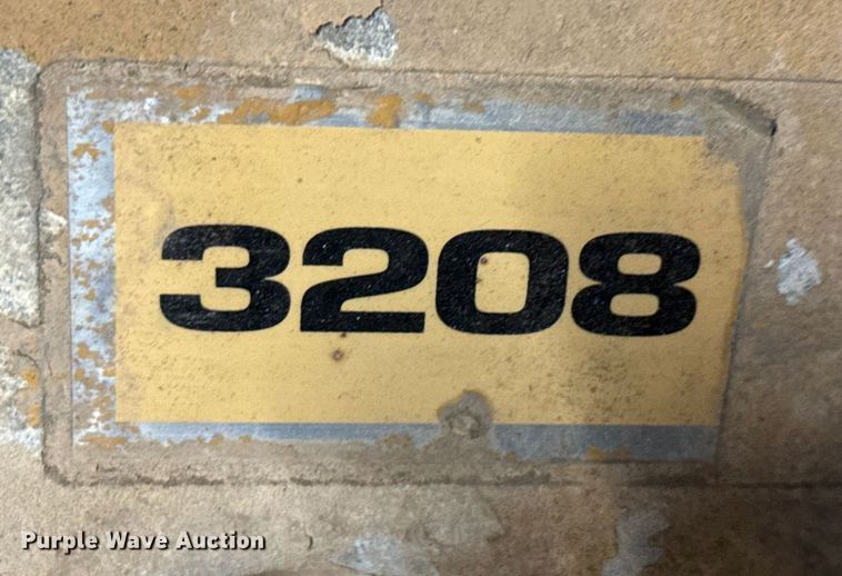 image for item DX5749 Caterpillar 3208 engine