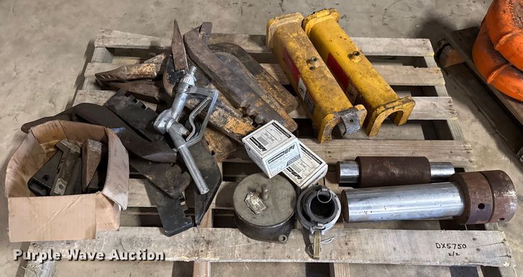 image for item DX5750 Motor grader parts