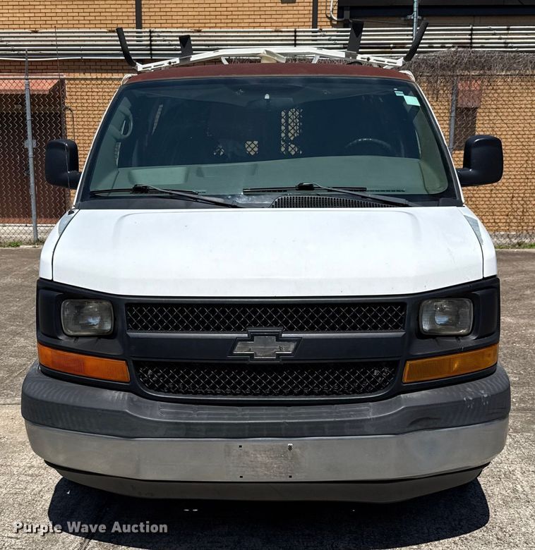 image for item DX5758 2007 Chevrolet Express 1500 van