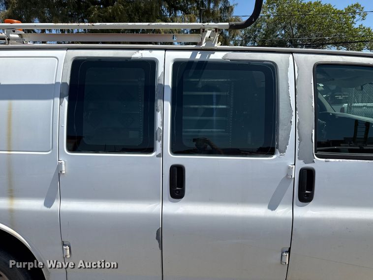 image for item DX5758 2007 Chevrolet Express 1500 van