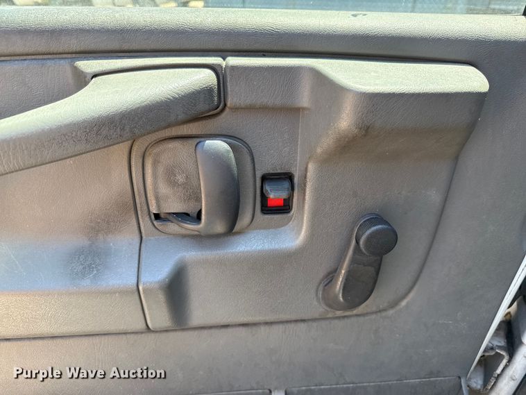 image for item DX5758 2007 Chevrolet Express 1500 van