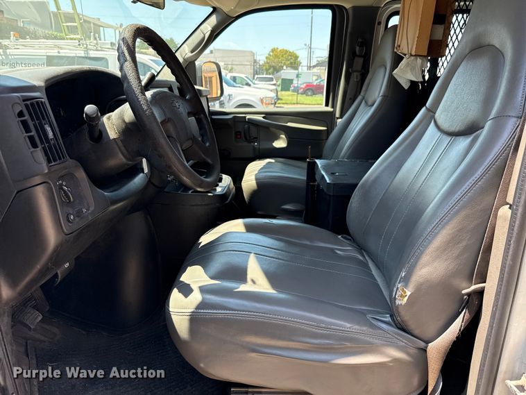 image for item DX5758 2007 Chevrolet Express 1500 van