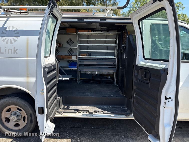 image for item DX5758 2007 Chevrolet Express 1500 van