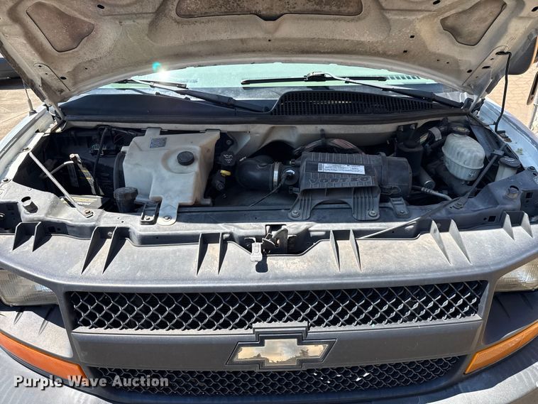 image for item DX5758 2007 Chevrolet Express 1500 van