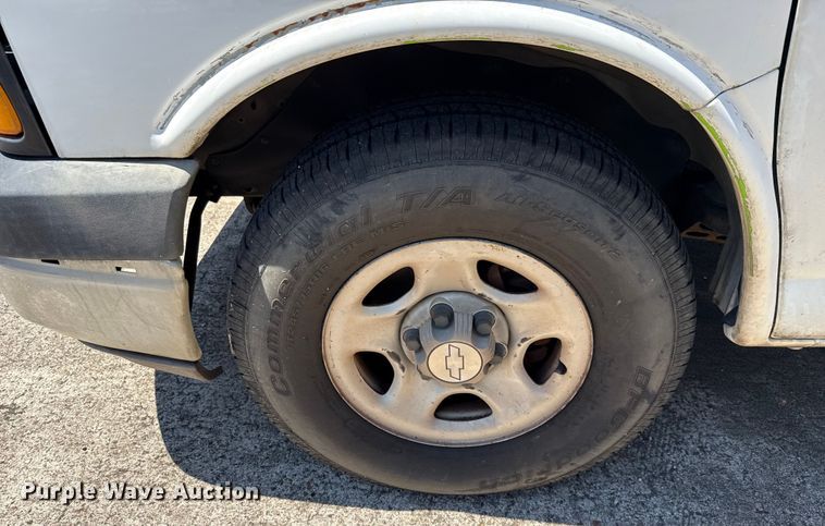 image for item DX5758 2007 Chevrolet Express 1500 van