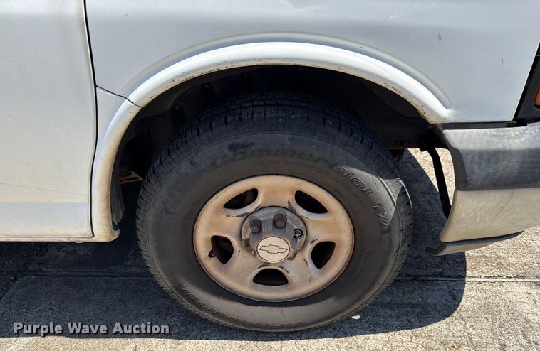 image for item DX5758 2007 Chevrolet Express 1500 van