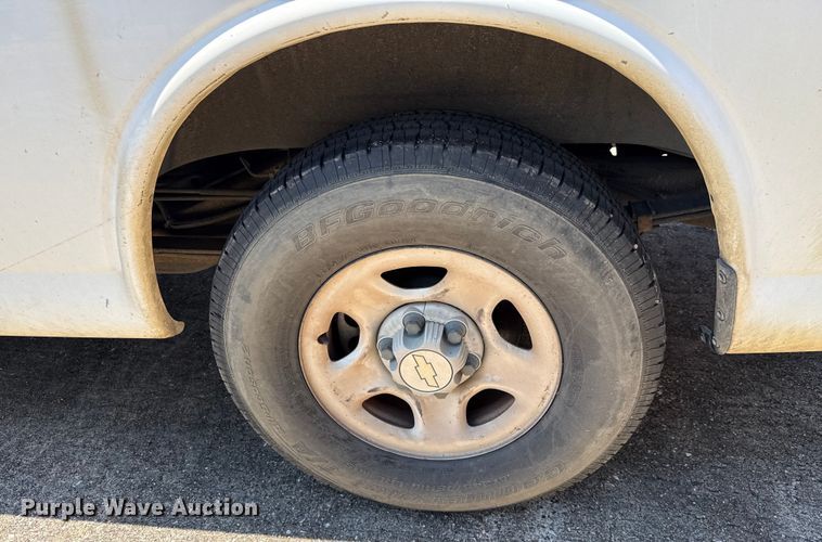 image for item DX5758 2007 Chevrolet Express 1500 van