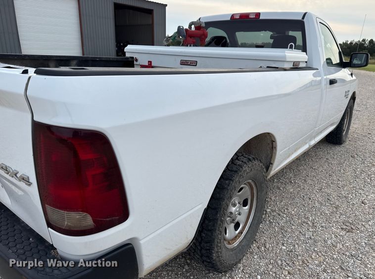 image for item DX5760 2019 RAM 1500 pickup truck